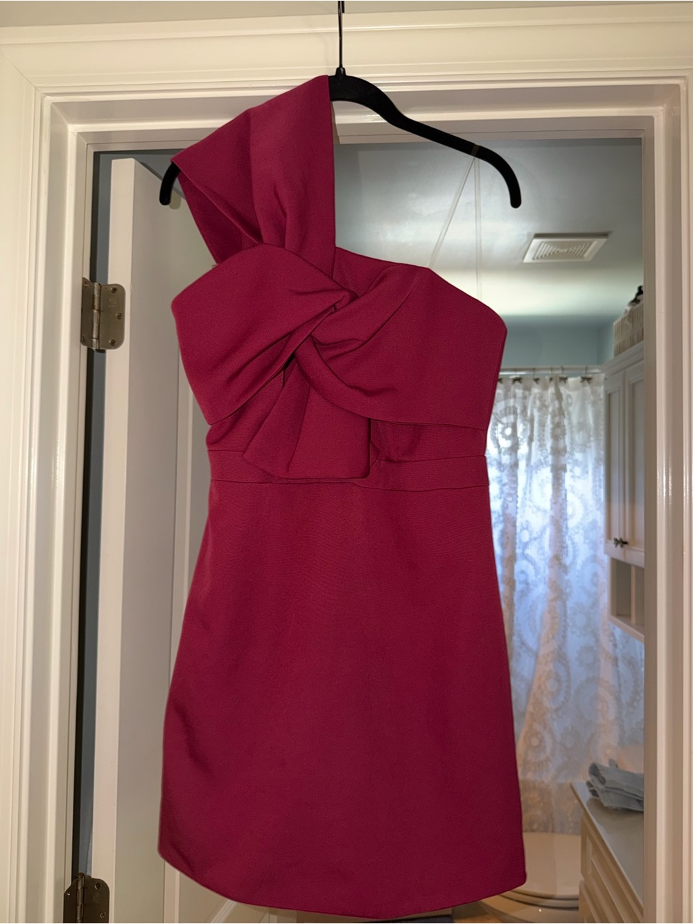 DO+BE One-Shoulder Twist Cocktail Dress in Fuchsia